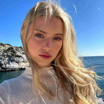 Annie Schroeter Biography